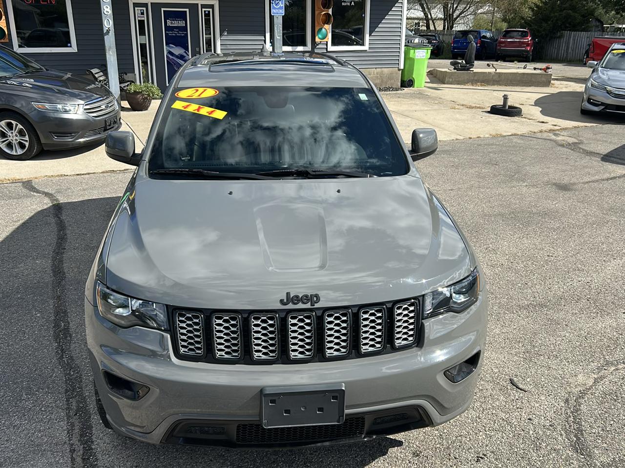 Jeep Grand Cherokee Laredo X 4x4 2021
