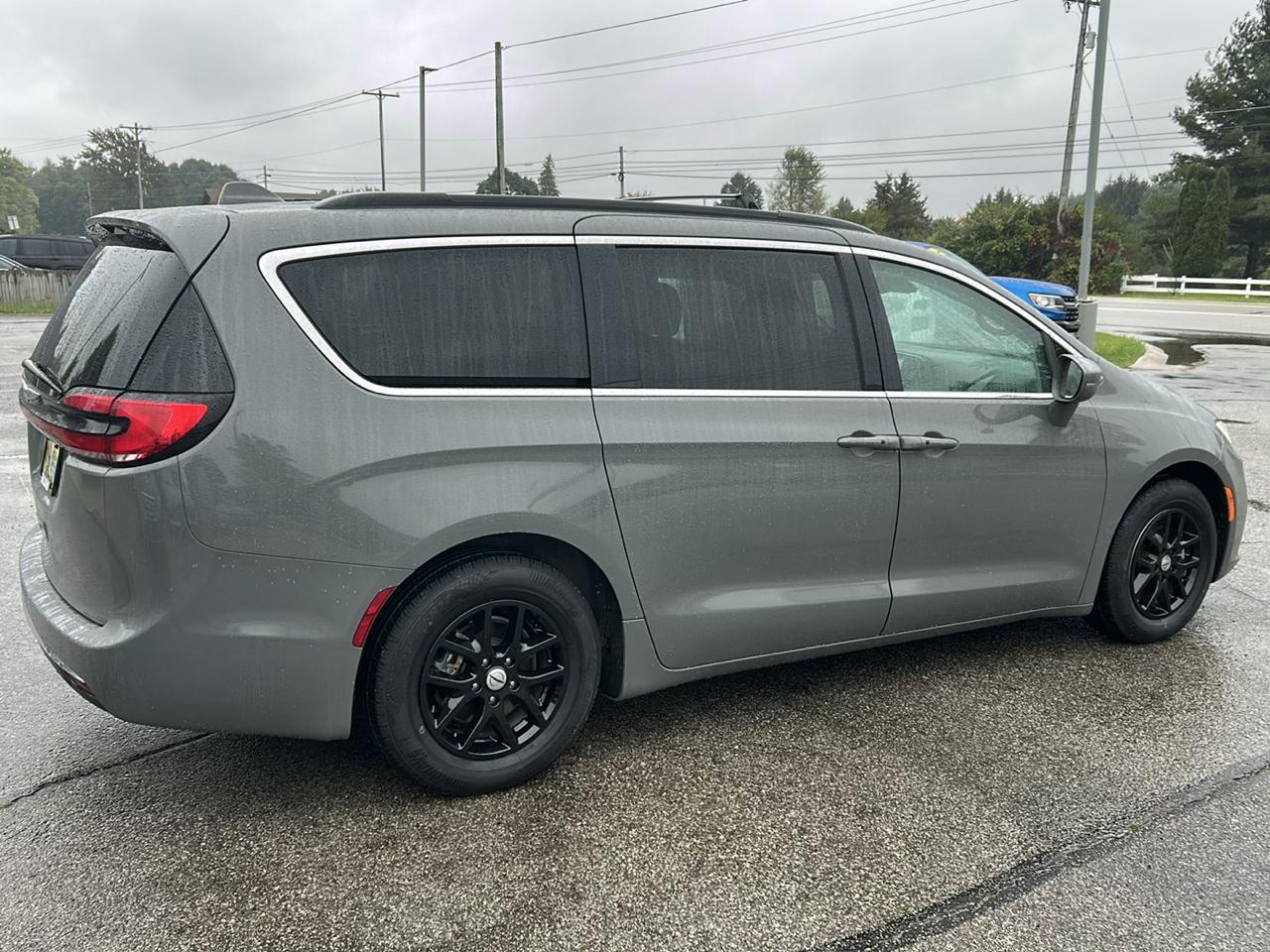 Chrysler Pacifica Touring L FWD 2022