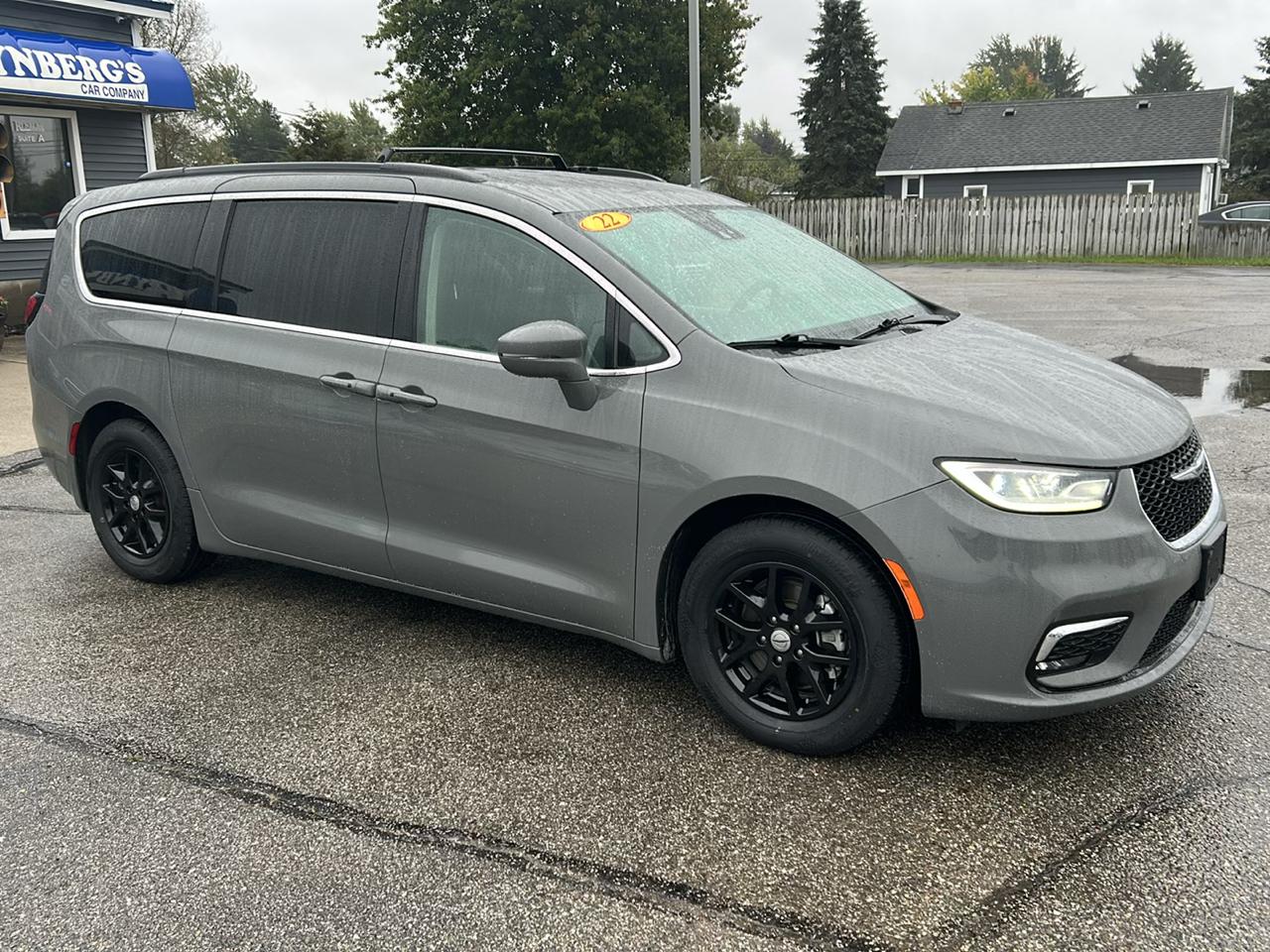Chrysler Pacifica Touring L FWD 2022