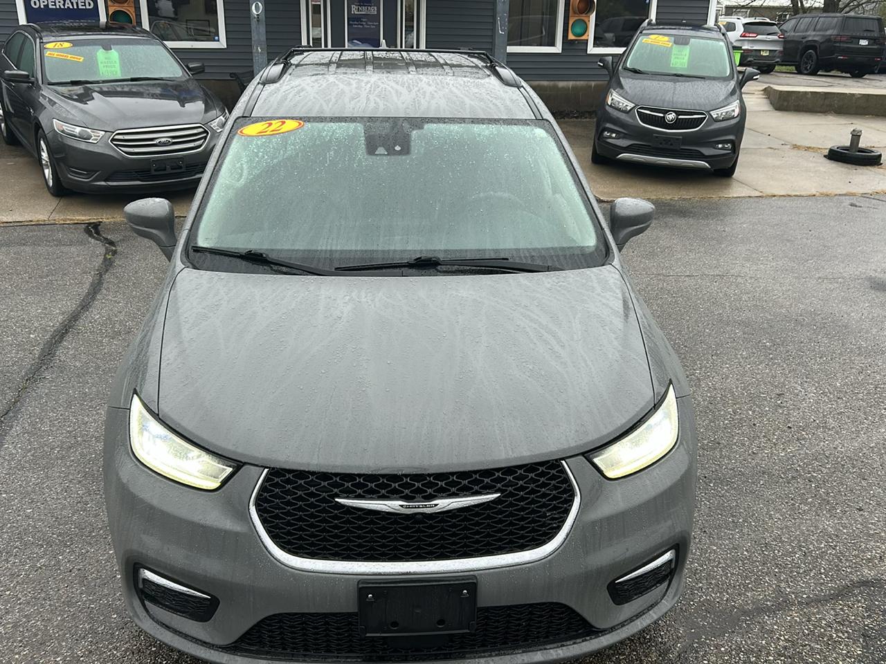 Chrysler Pacifica Touring L FWD 2022
