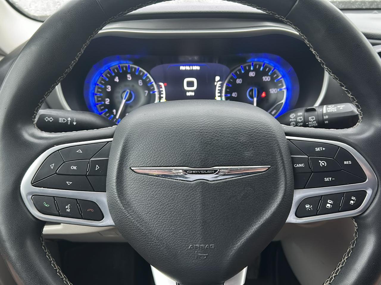 Chrysler Pacifica Touring L FWD 2022
