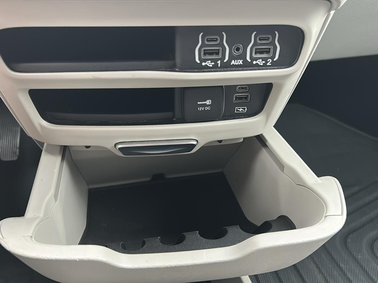Chrysler Pacifica Touring L FWD 2022