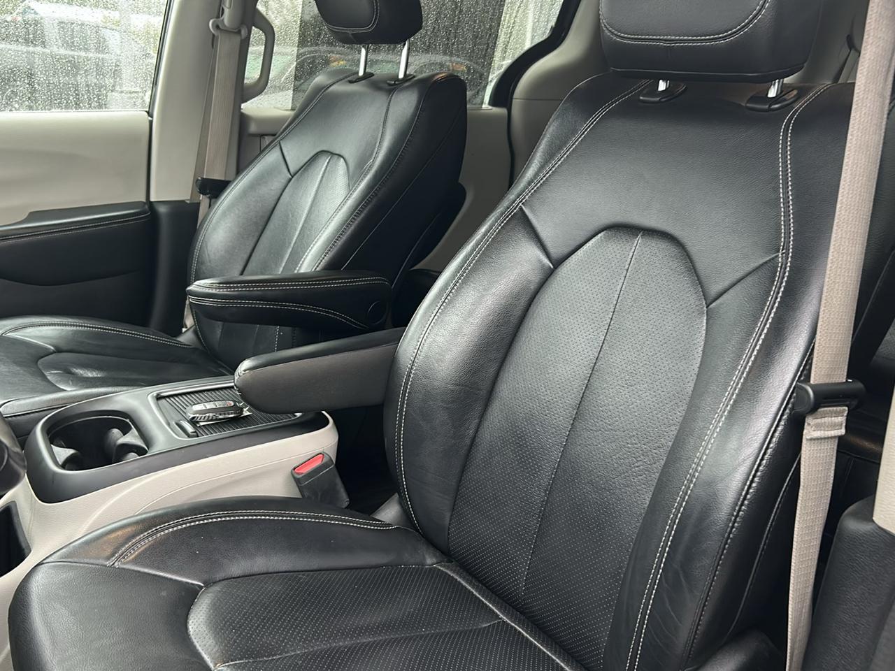 Chrysler Pacifica Touring L FWD 2022