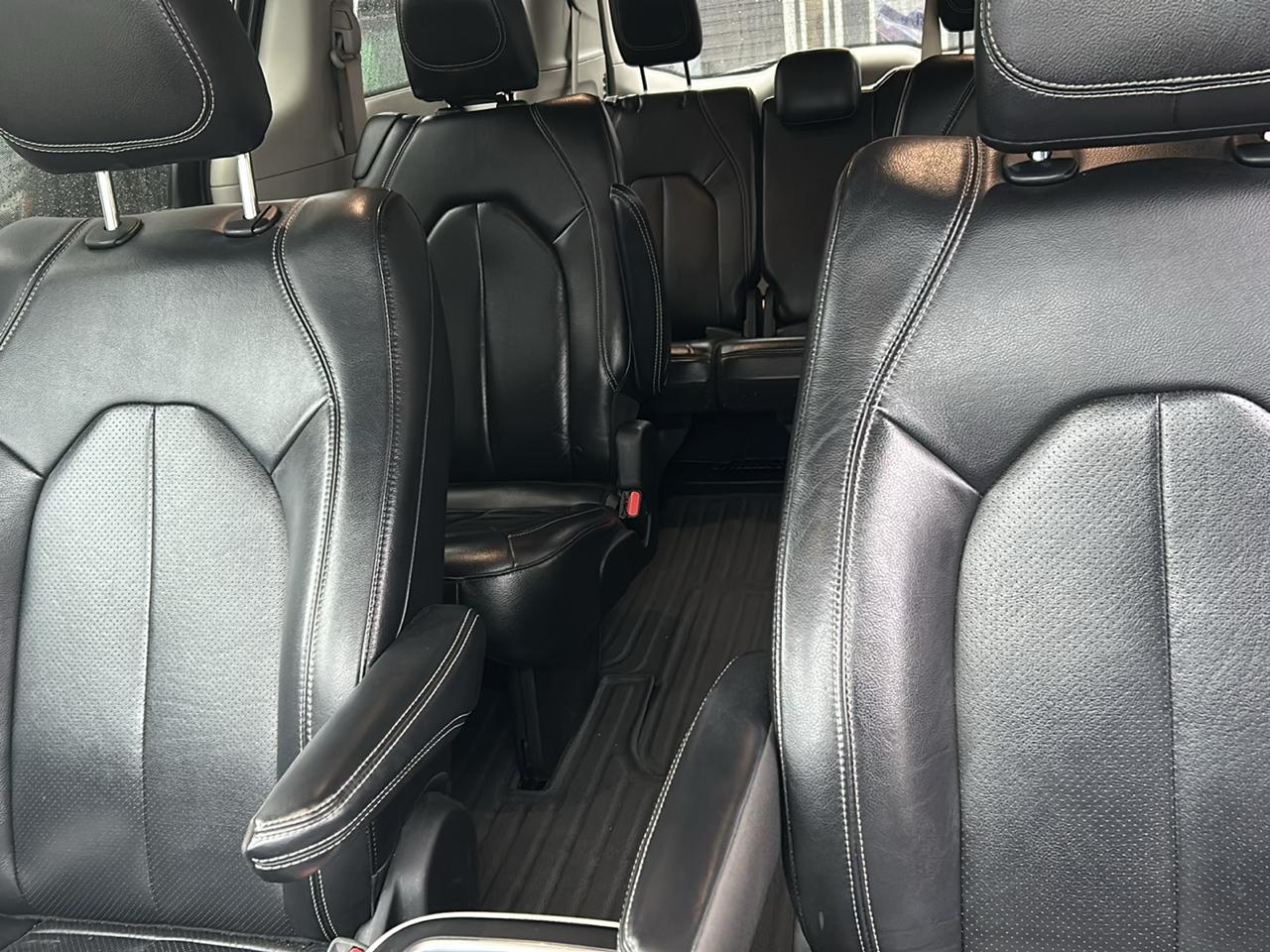 Chrysler Pacifica Touring L FWD 2022
