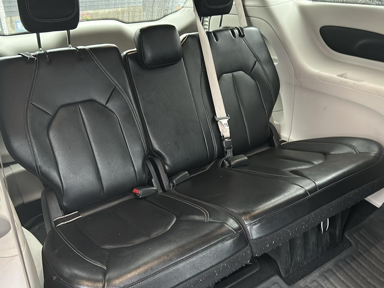 Chrysler Pacifica Touring L FWD 2022