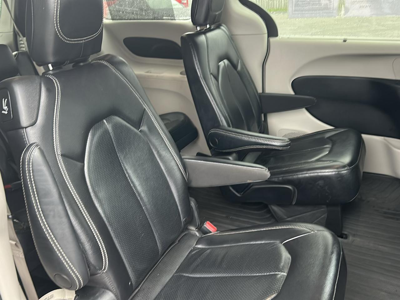 Chrysler Pacifica Touring L FWD 2022