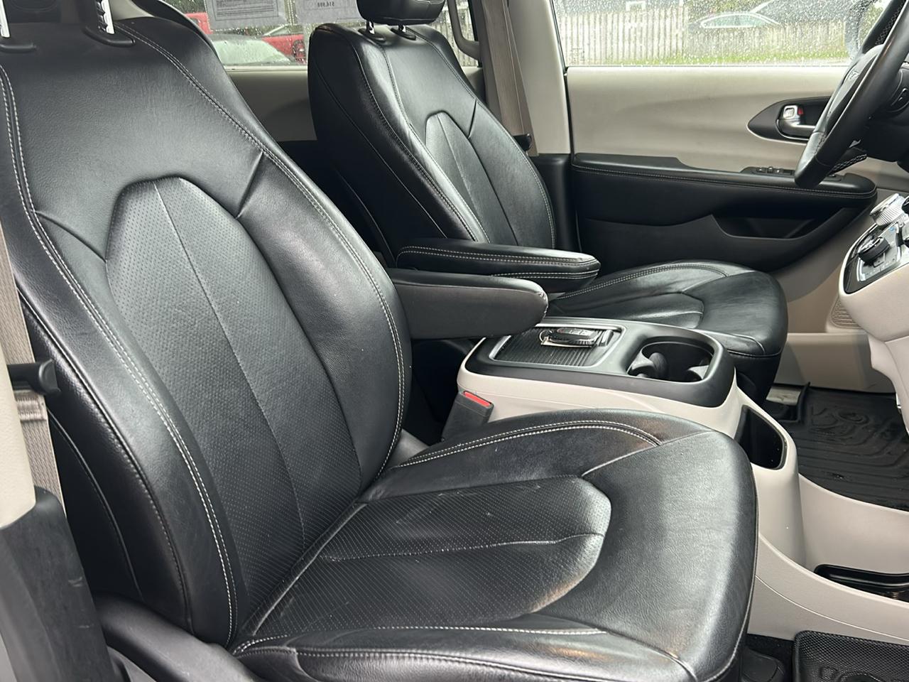 Chrysler Pacifica Touring L FWD 2022