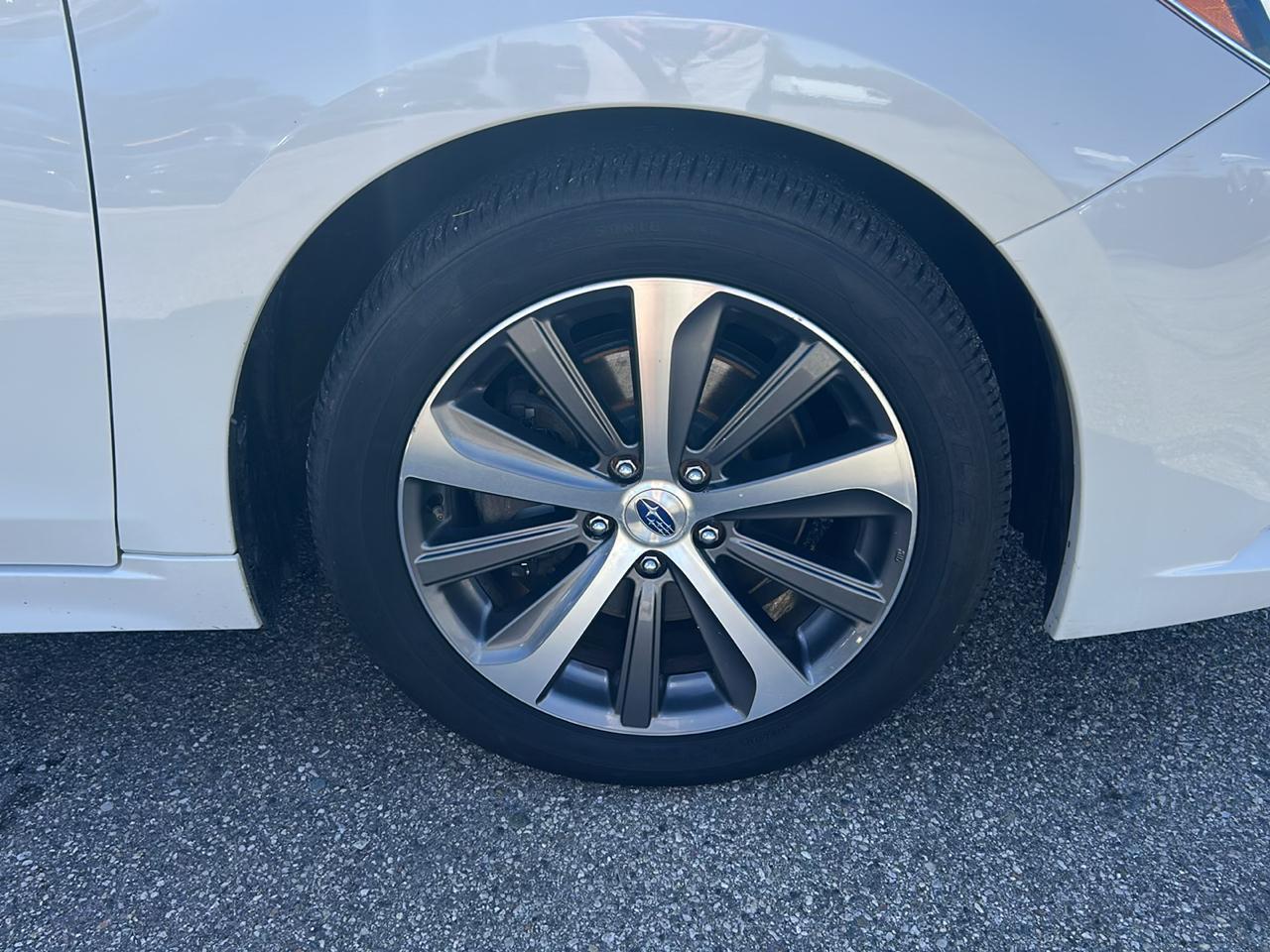 Subaru Legacy 4dr Sdn 3.6R Limited 2016