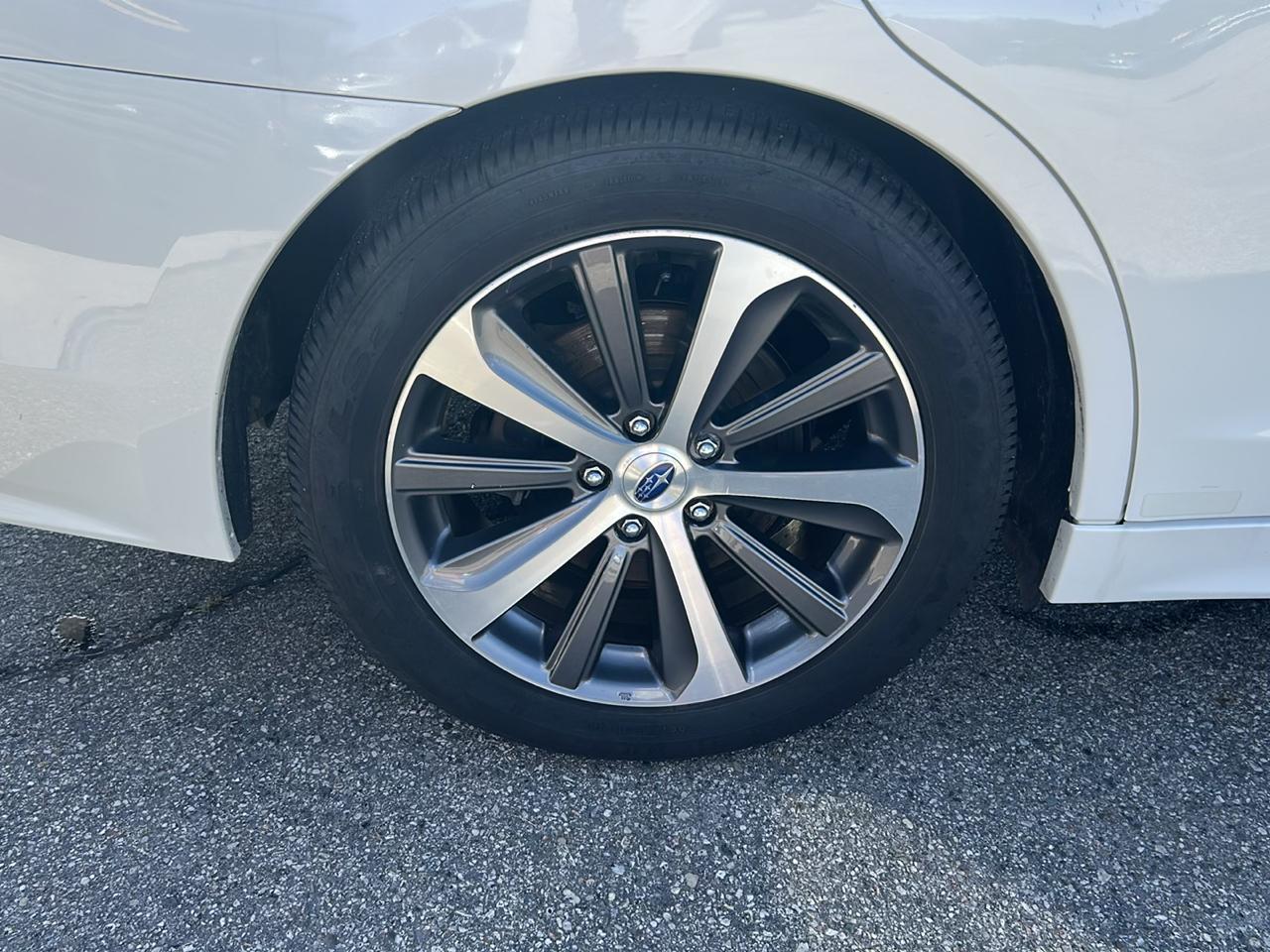 Subaru Legacy 4dr Sdn 3.6R Limited 2016