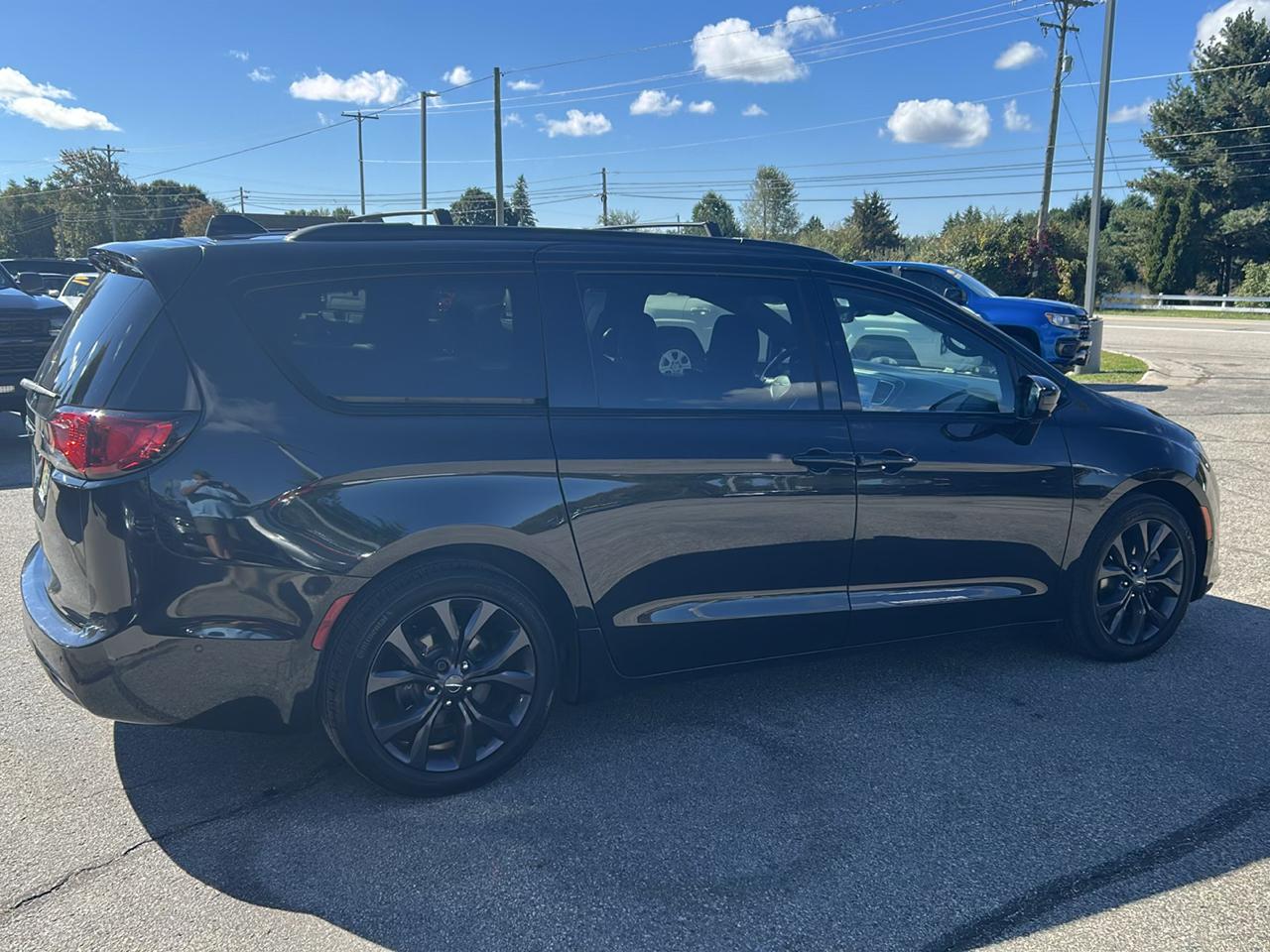 Chrysler Pacifica  2019