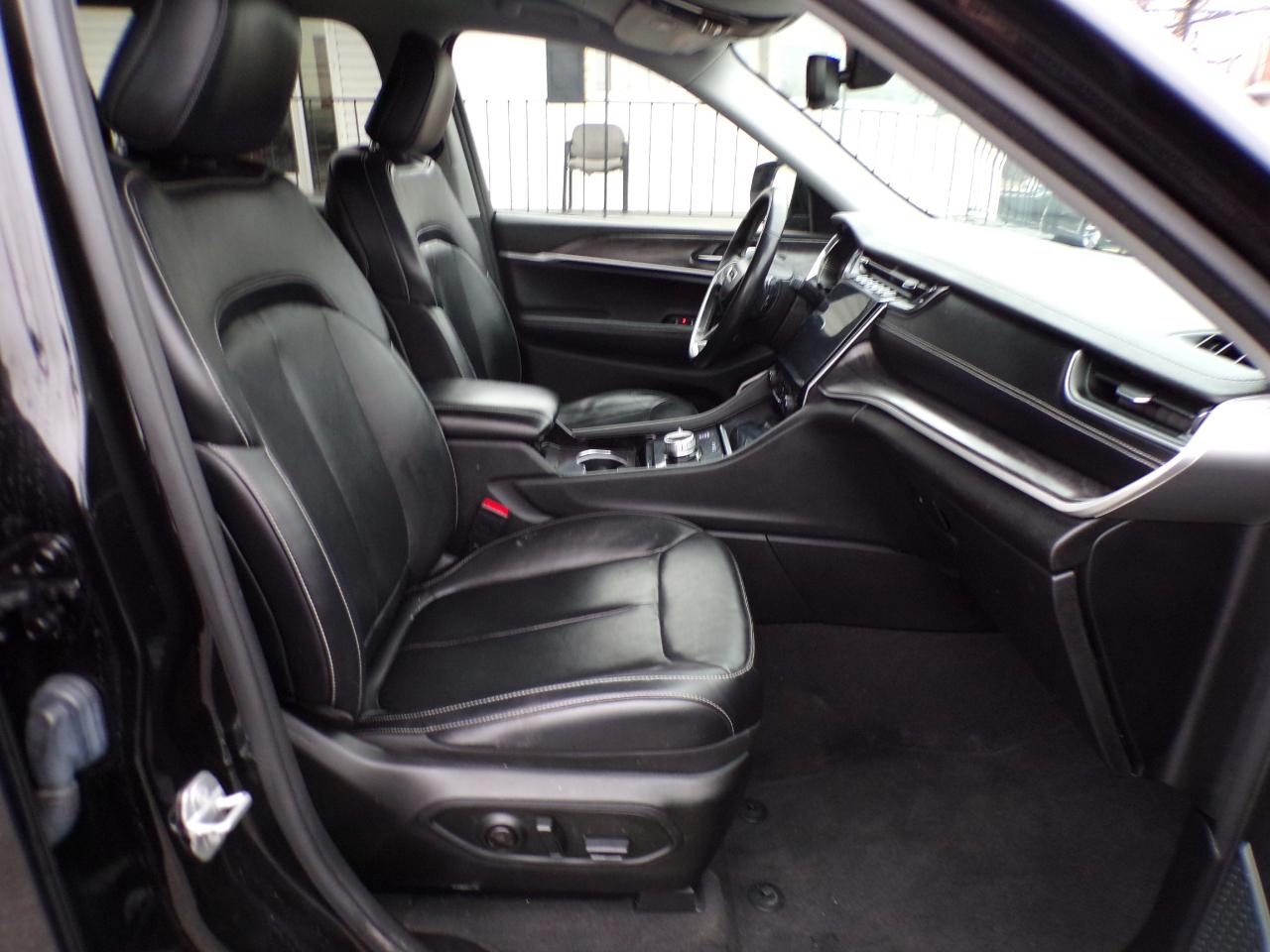 Jeep Grand Cherokee L Limited 4D SUV 4WD 2022