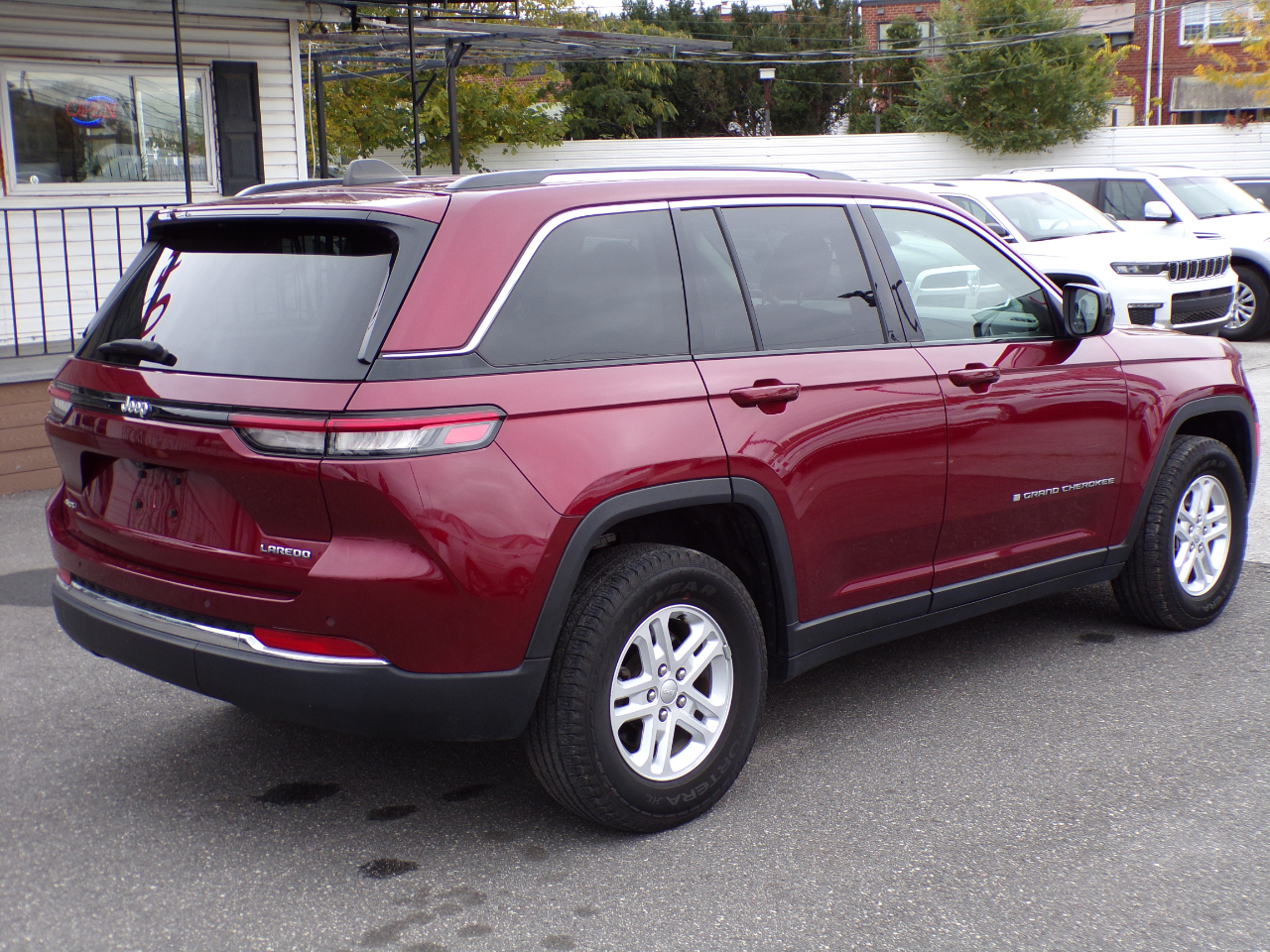 Jeep Grand Cherokee Laredo 4WD 2023 Jeep Grand Cherokee Laredo 4WD 2023