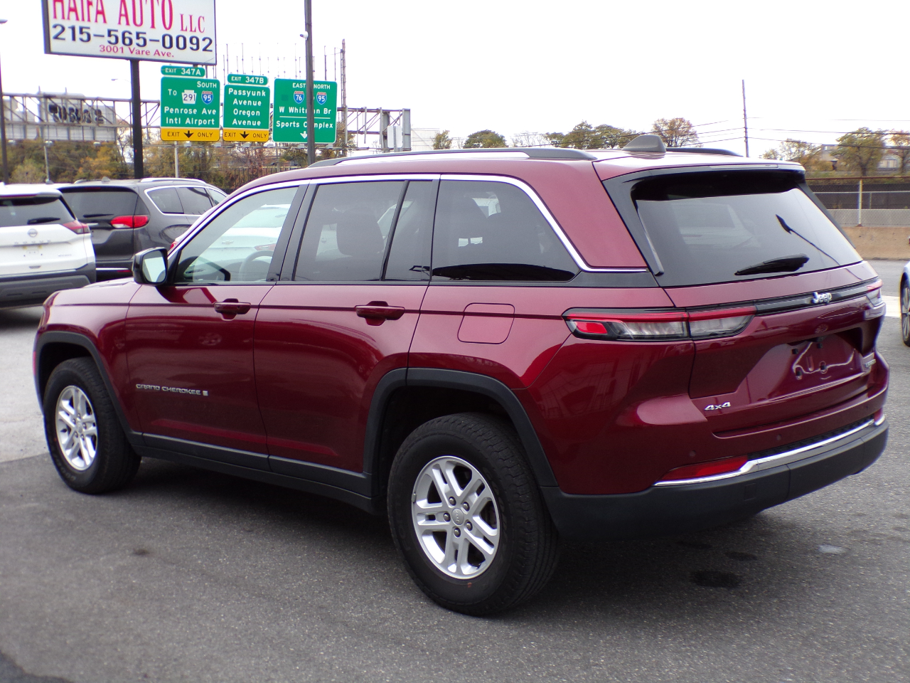 Jeep Grand Cherokee Laredo 4WD 2023 Jeep Grand Cherokee Laredo 4WD 2023