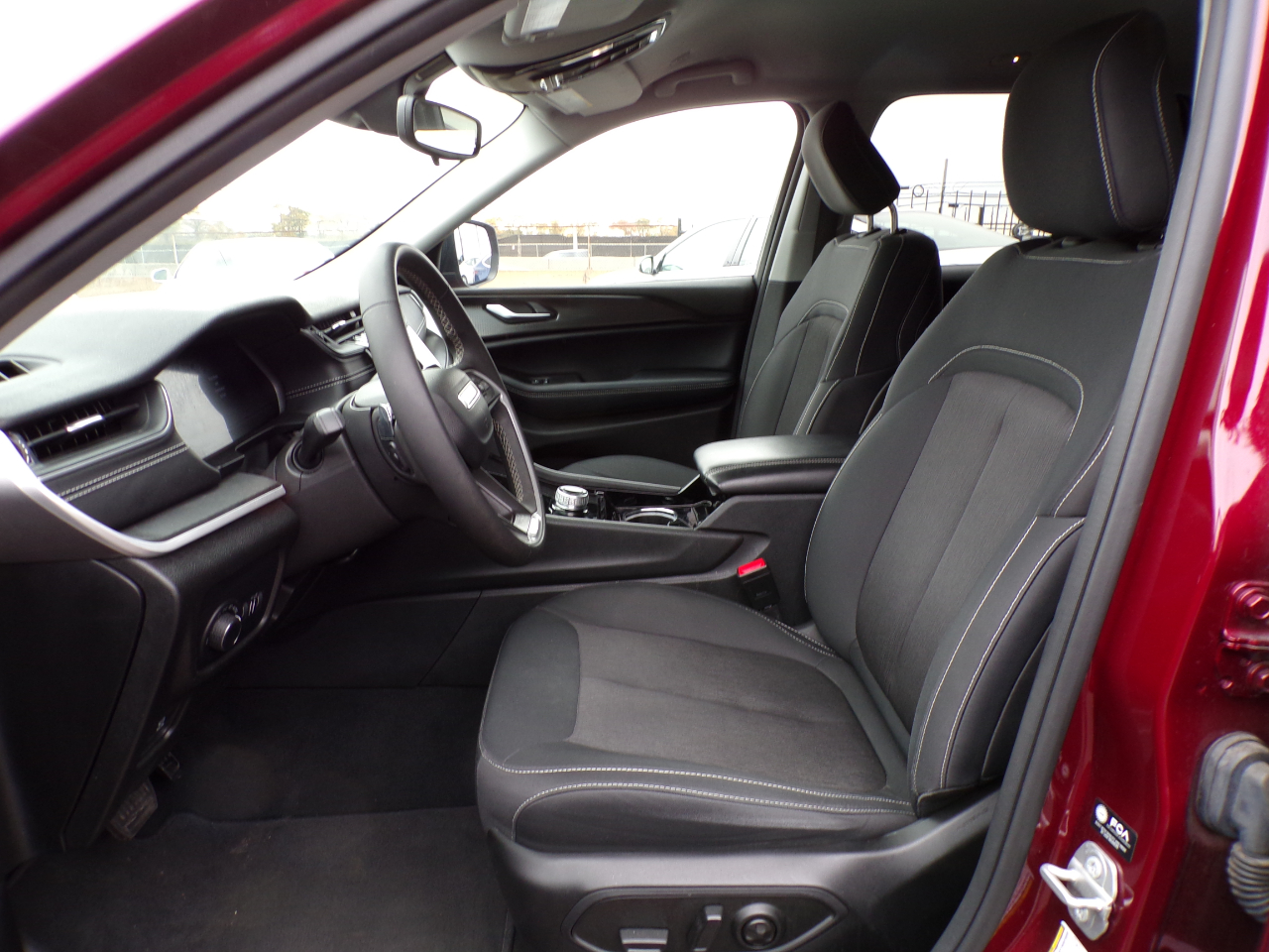 Jeep Grand Cherokee Laredo 4WD 2023 Jeep Grand Cherokee Laredo 4WD 2023