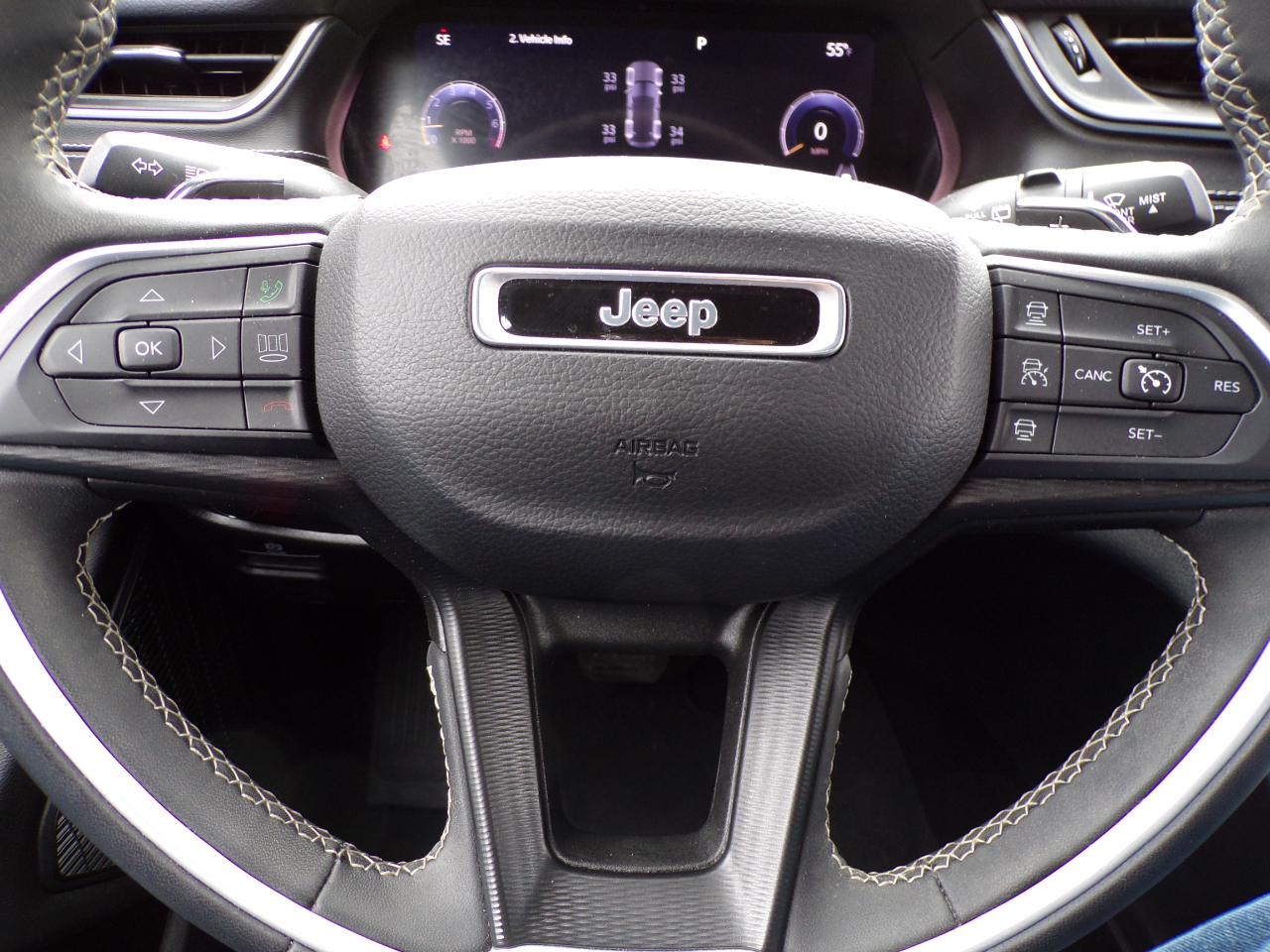 Jeep Grand Cherokee Laredo 4WD 2023 Jeep Grand Cherokee Laredo 4WD 2023