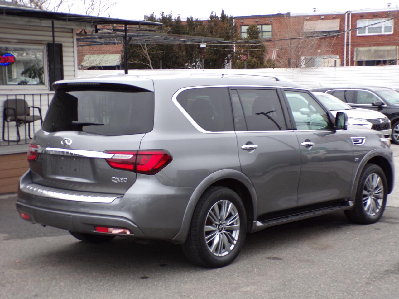 Infiniti QX80 LUXE 2020