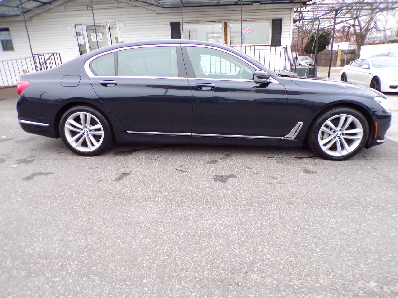 BMW 7-Series 750i xDrive 2016