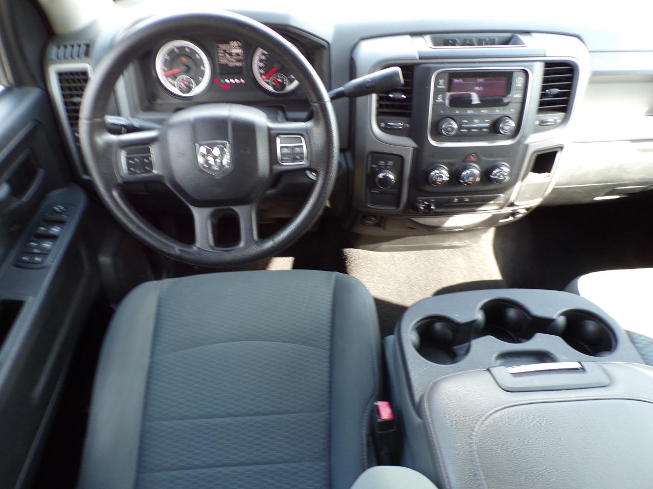 RAM 1500 Tradesman Quad Cab 4WD 2015
