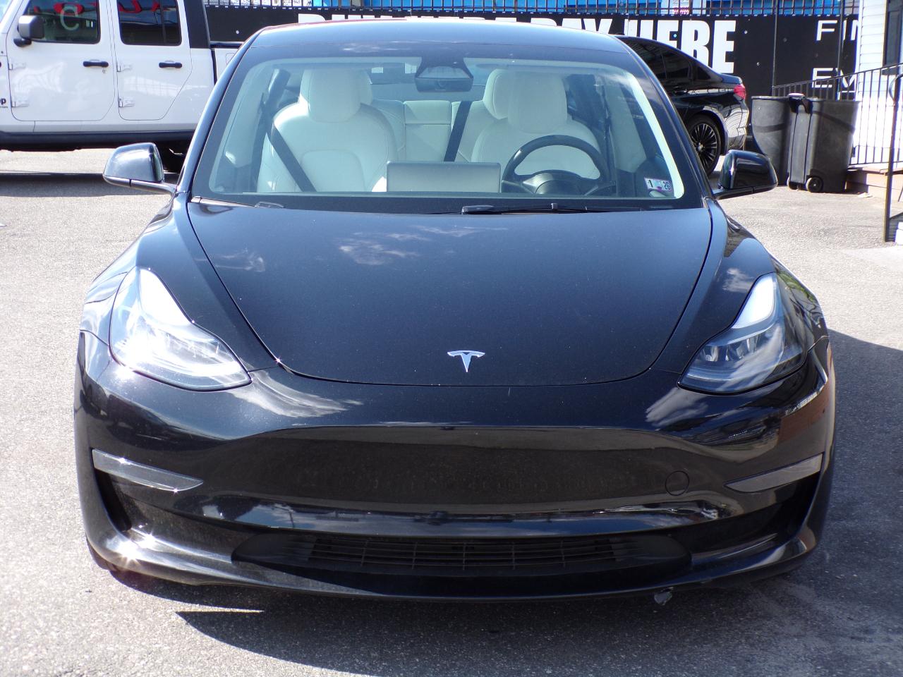 Tesla Model 3  2023