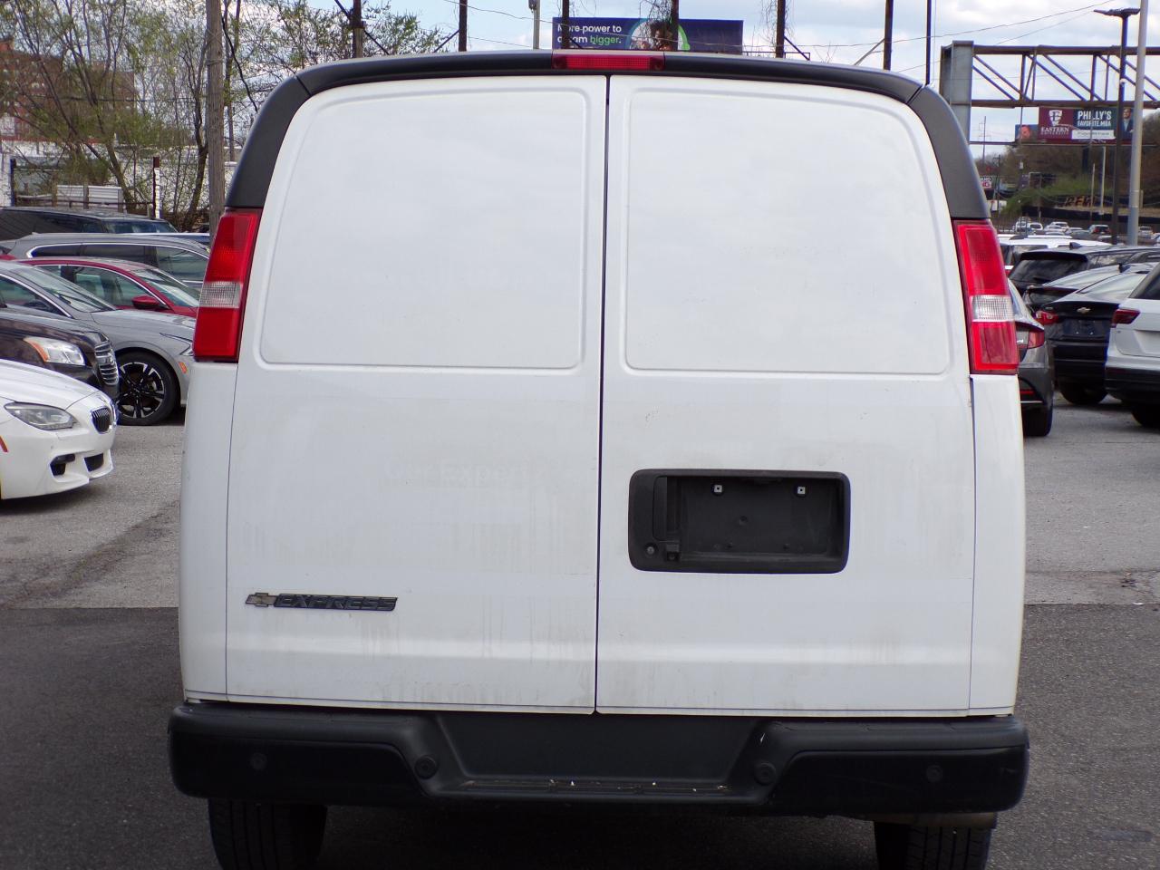 Chevrolet Express Cargo Van AWD 1500 135" 2014
