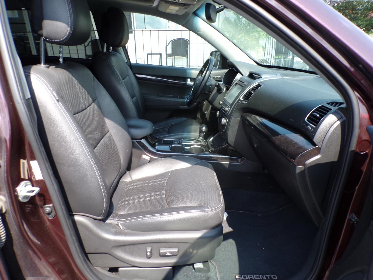 Kia Sorento AWD 4dr V6 SX 2015