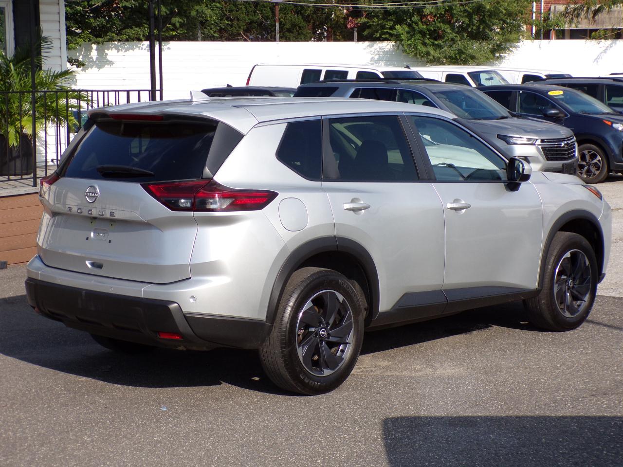 Nissan Rogue FWD SV 2025