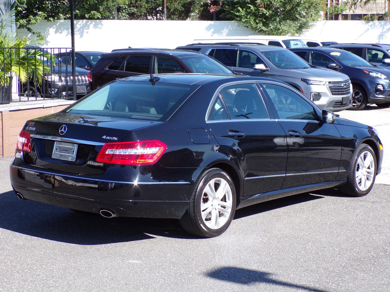 Mercedes-Benz E-Class 4dr Sdn E 350 Sport 4MATIC 2011