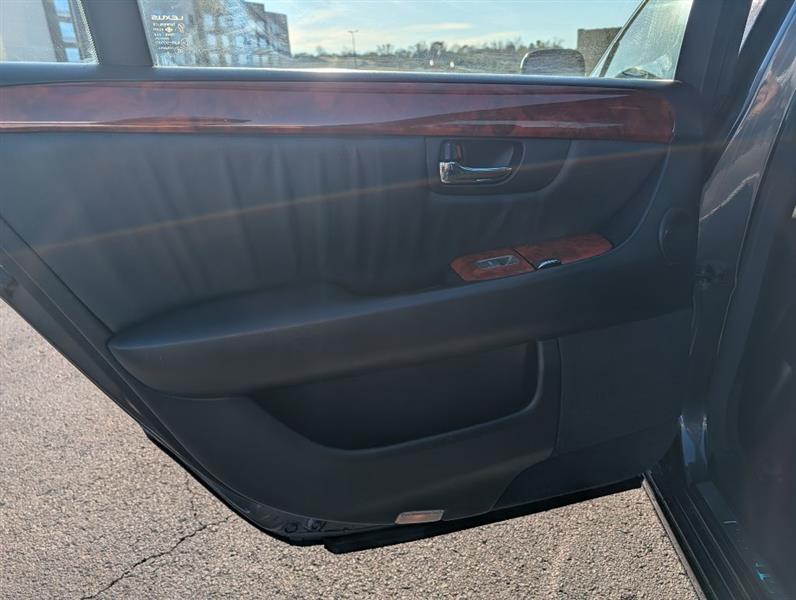 Lexus LS 430 Sedan 2005