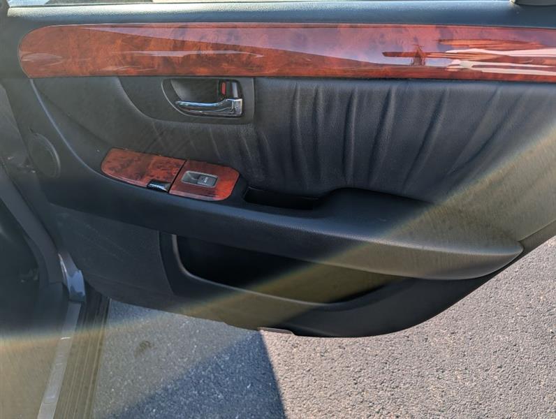 Lexus LS 430 Sedan 2005