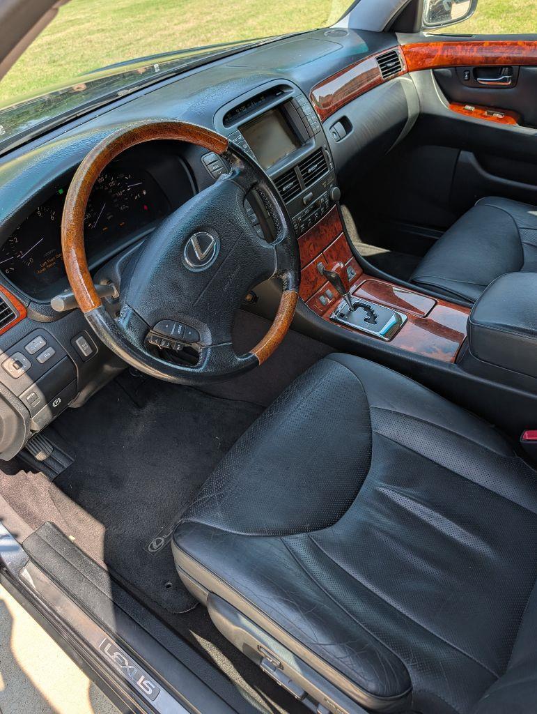 Lexus LS 430 Sedan 2005
