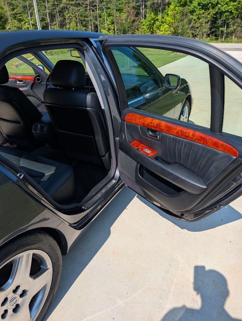 Lexus LS 430 Sedan 2005