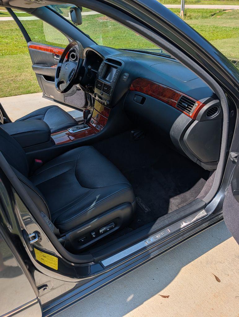 Lexus LS 430 Sedan 2005