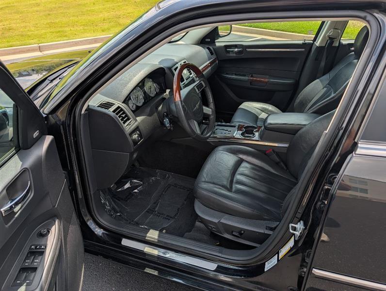 Chrysler 300 C HEMI RWD 2010