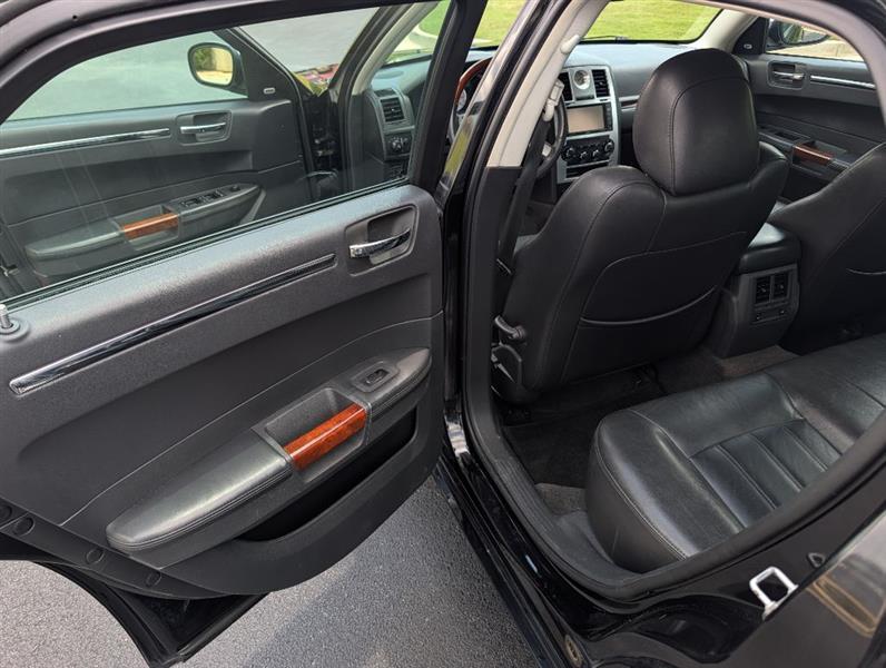 Chrysler 300 C HEMI RWD 2010