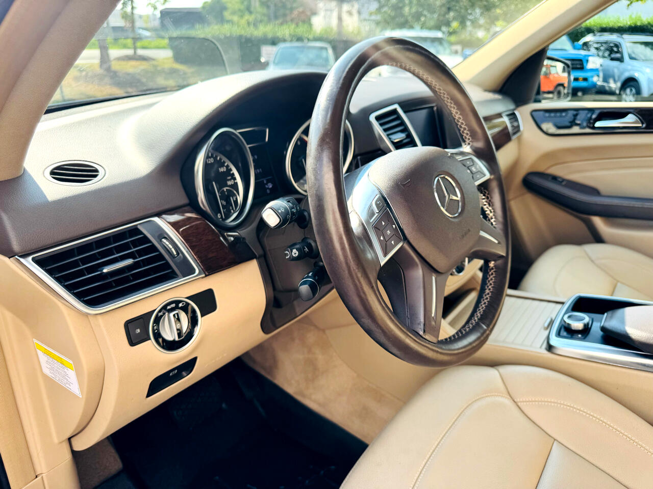 2012 Mercedes Benz ML 350 4MATIC photo 11