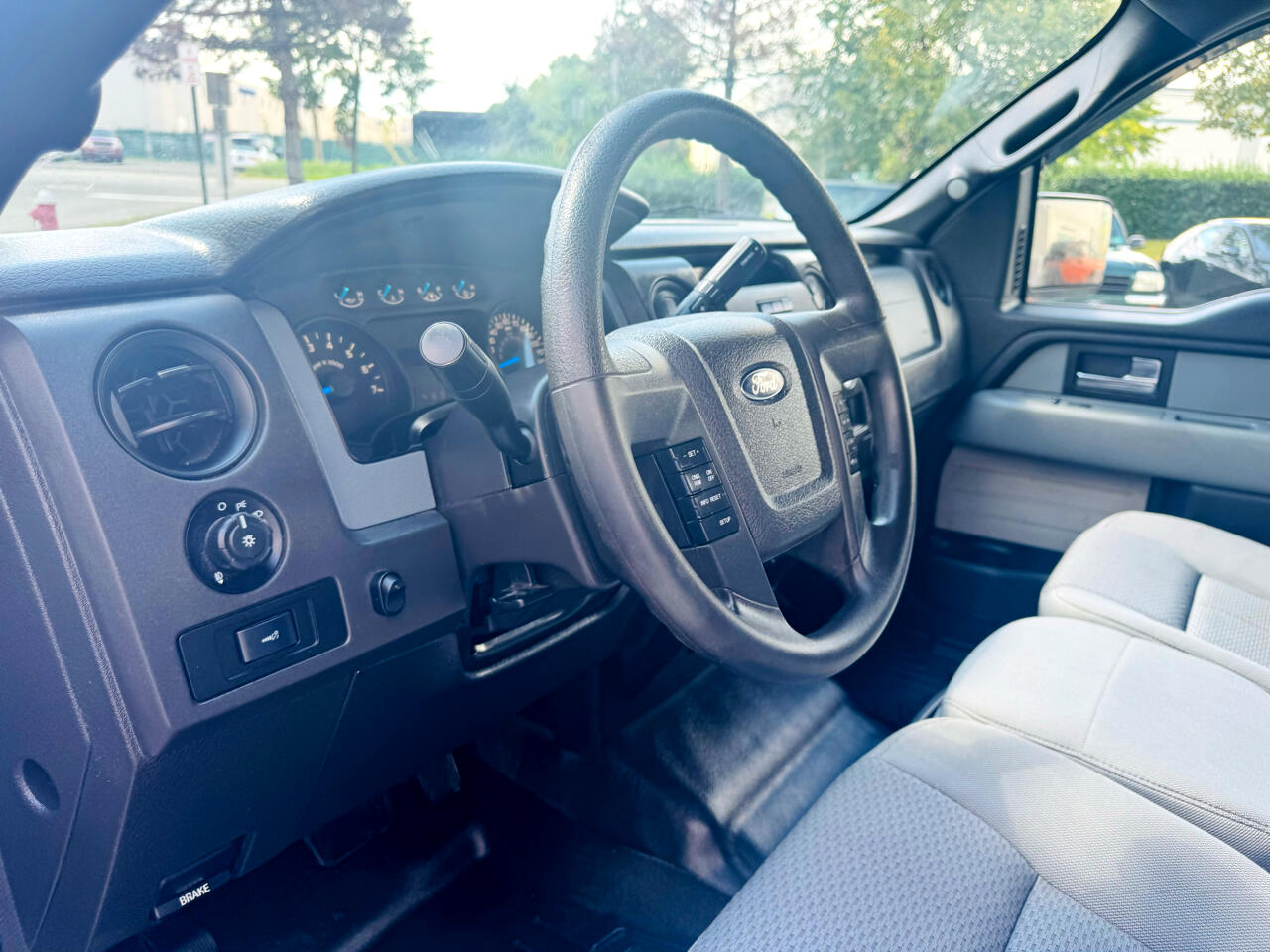 Ford F-150 STX SuperCrew 4WD 2014