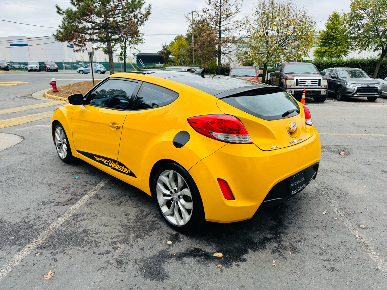 Hyundai Veloster Base 2013