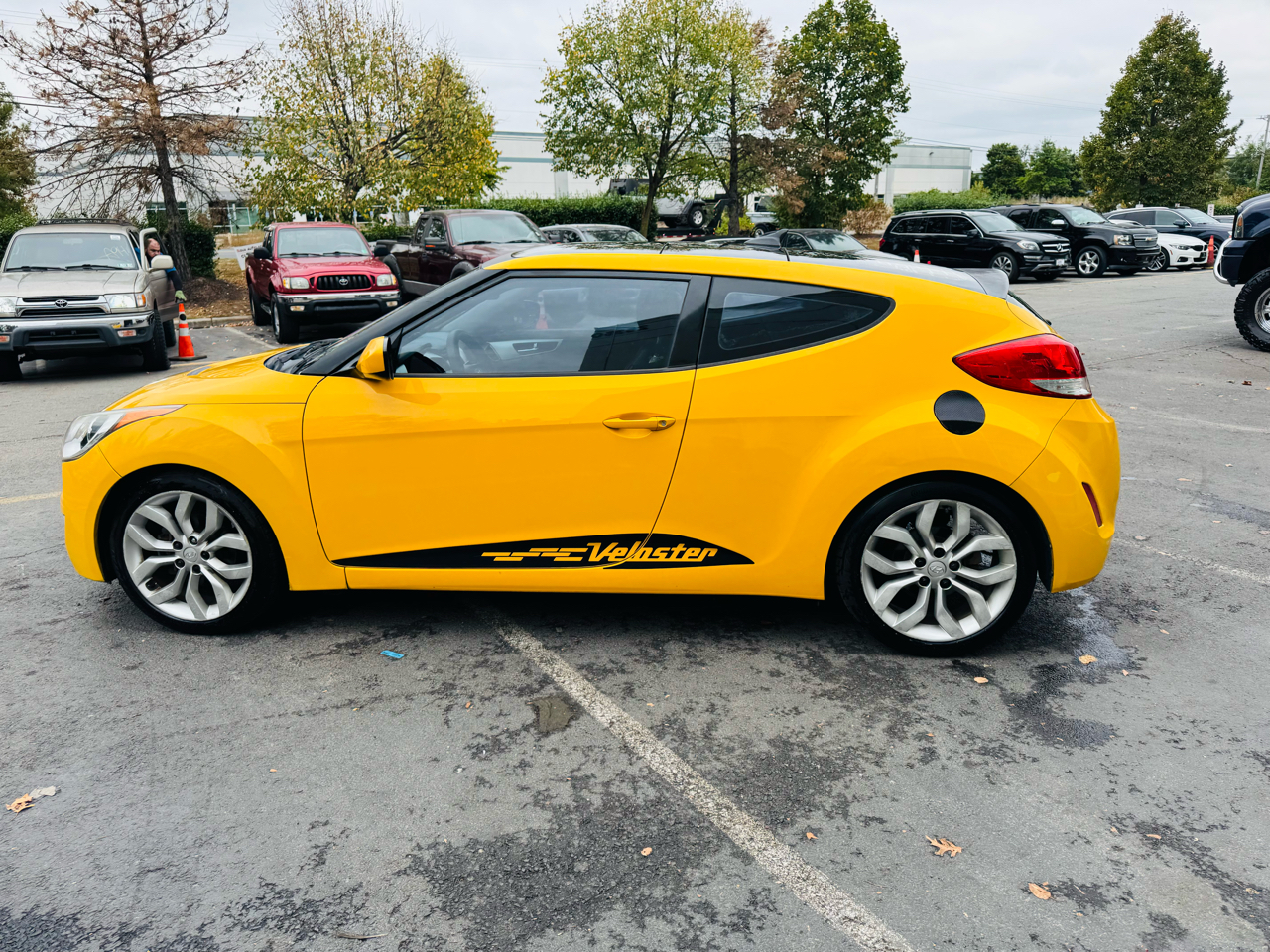 Hyundai Veloster Base 2013