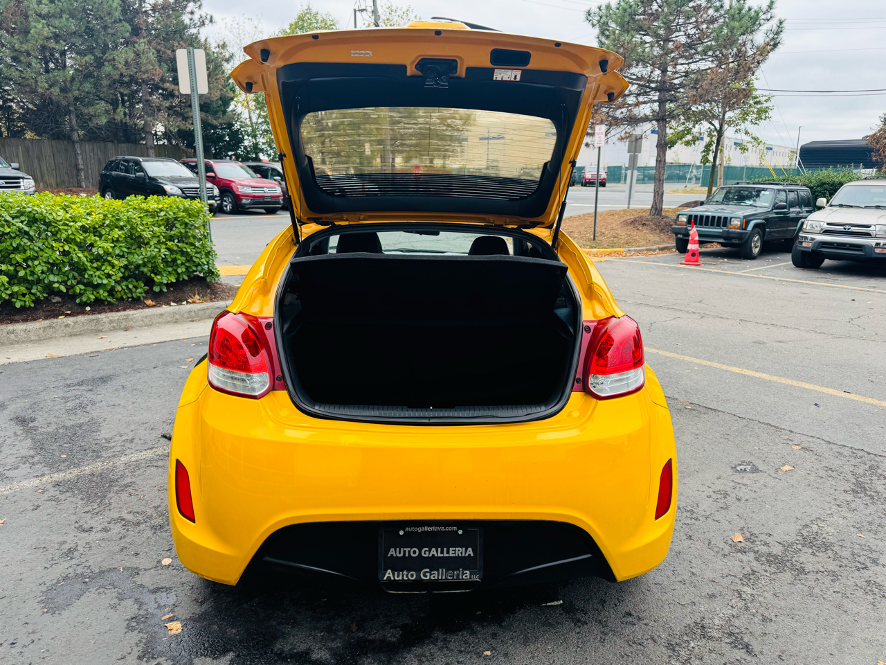 Hyundai Veloster Base 2013