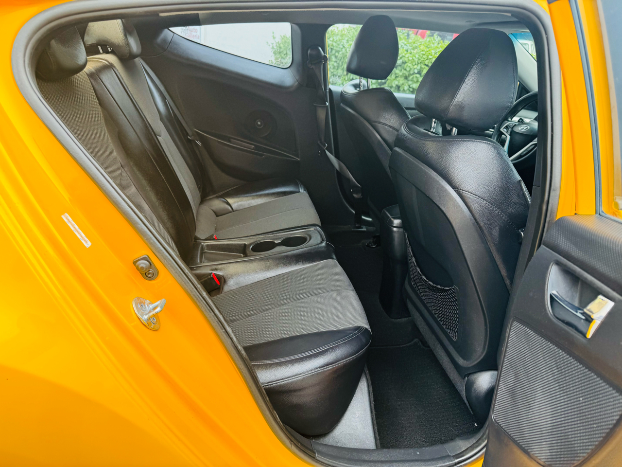 Hyundai Veloster Base 2013