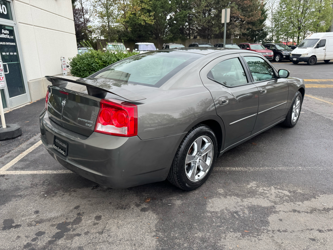 2010 Dodge Charger SXT Plus photo 4