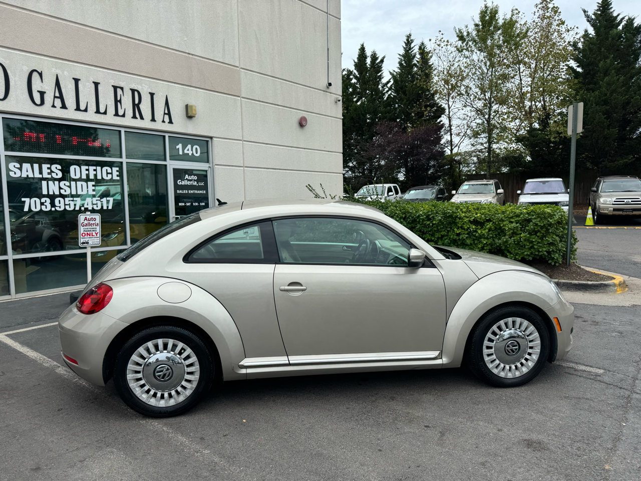2013 Volkswagen Beetle 2.5L photo 3
