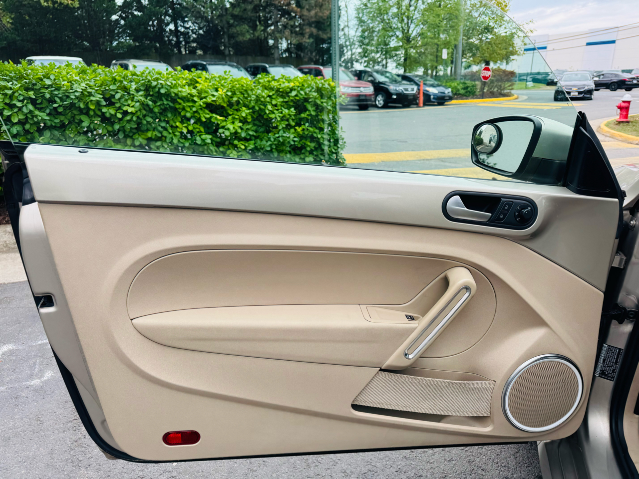 2013 Volkswagen Beetle 2.5L photo 10