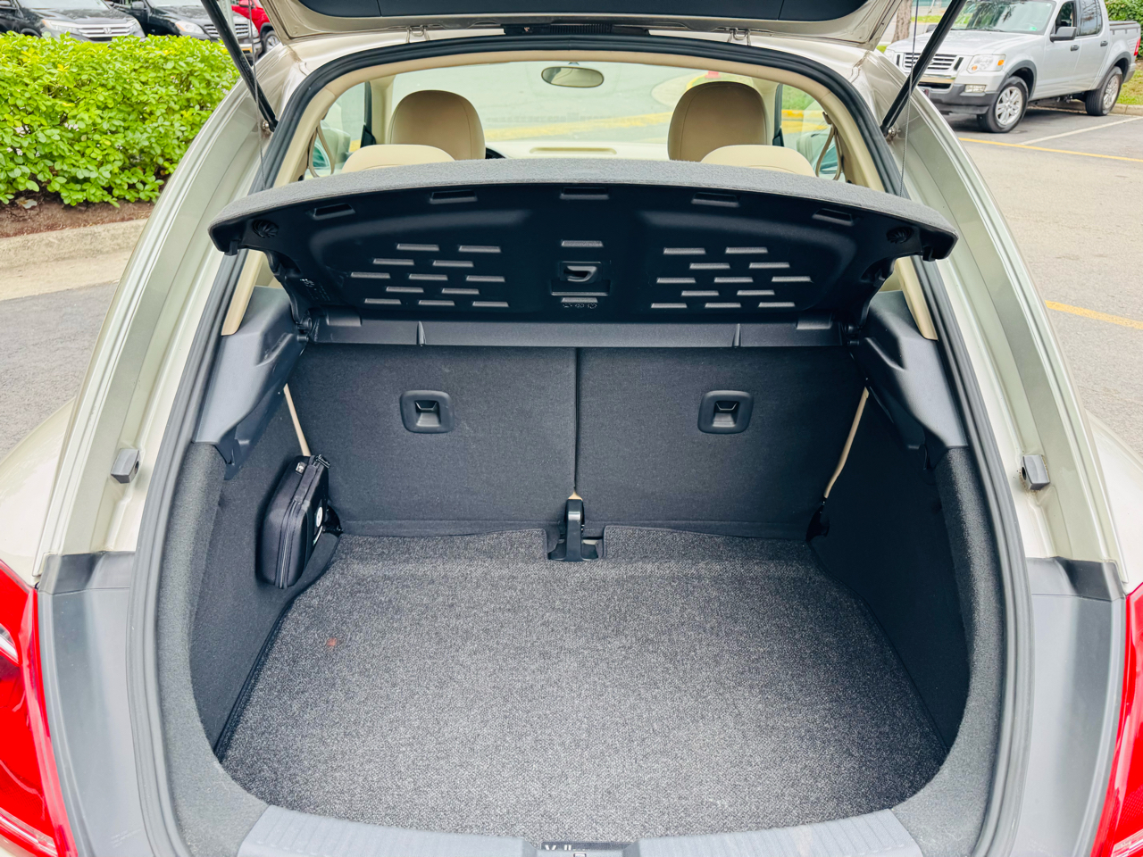 2013 Volkswagen Beetle 2.5L photo 15