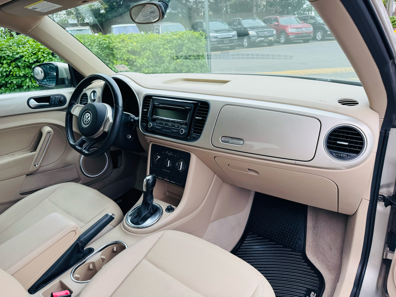 2013 Volkswagen Beetle 2.5L photo 17