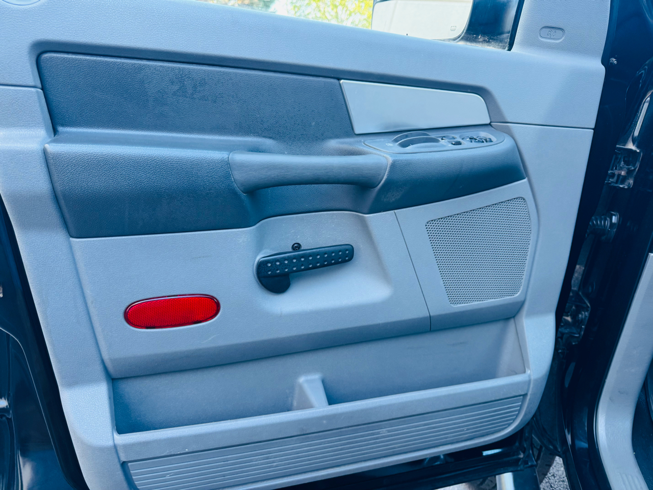 2009 Dodge Ram photo 9