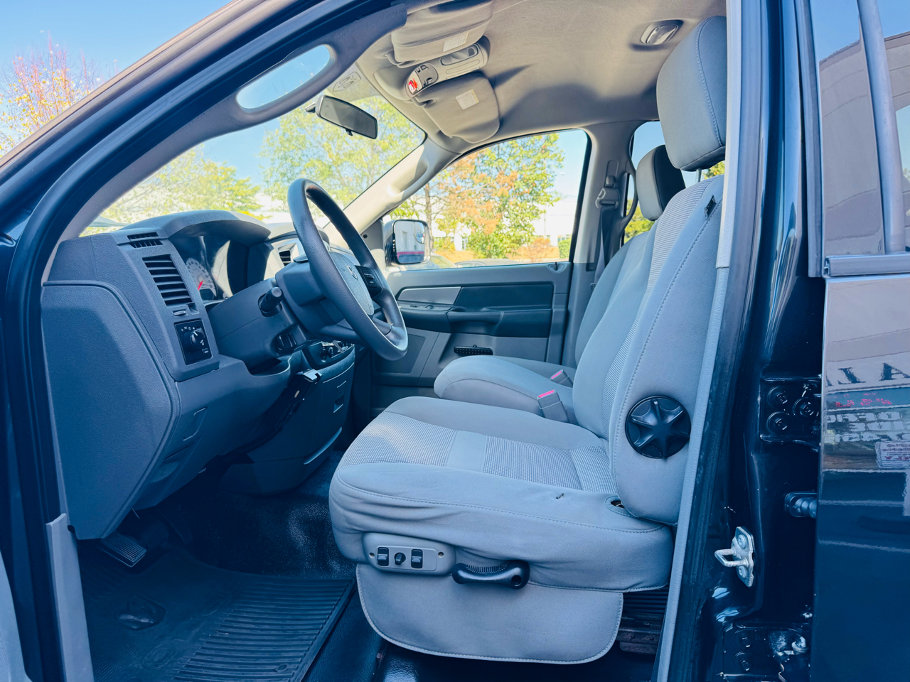 2009 Dodge Ram photo 11