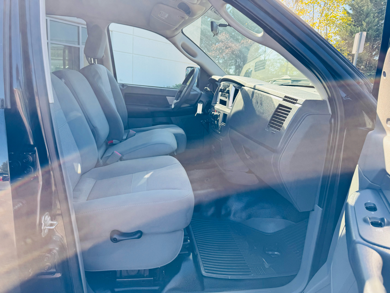 2009 Dodge Ram photo 14