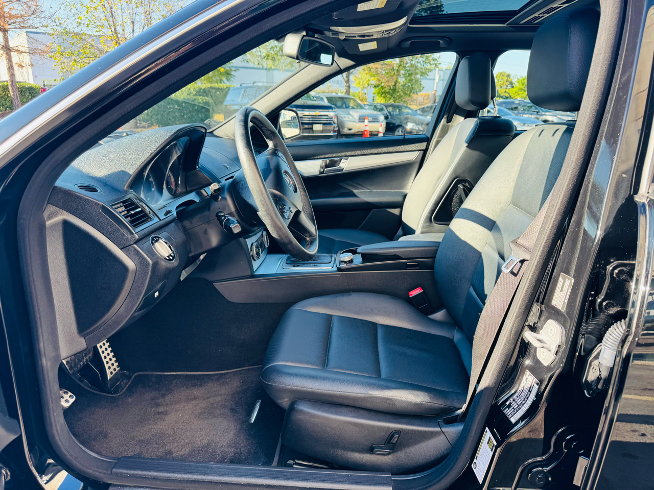Mercedes-Benz C-Class C300 4MATIC Luxury Sedan 2009
