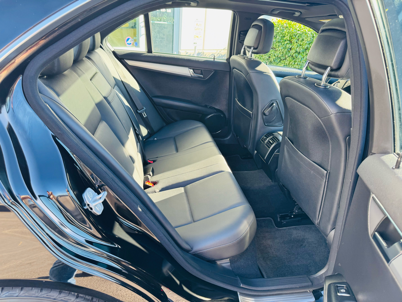 Mercedes-Benz C-Class C300 4MATIC Luxury Sedan 2009